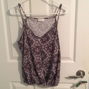 NWOT PATTERNED TANK